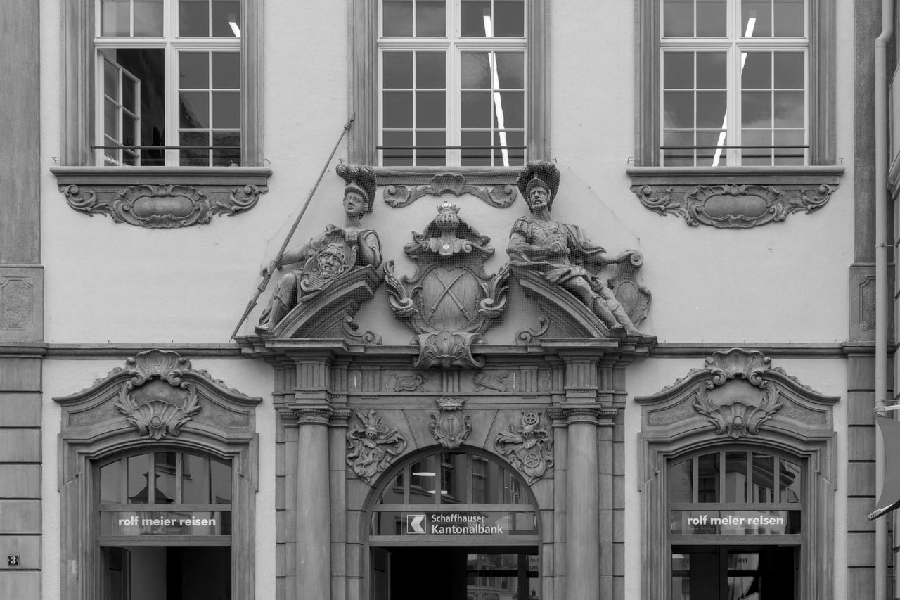 The baroque facade of the Schaffhauser Kantonalbank building.